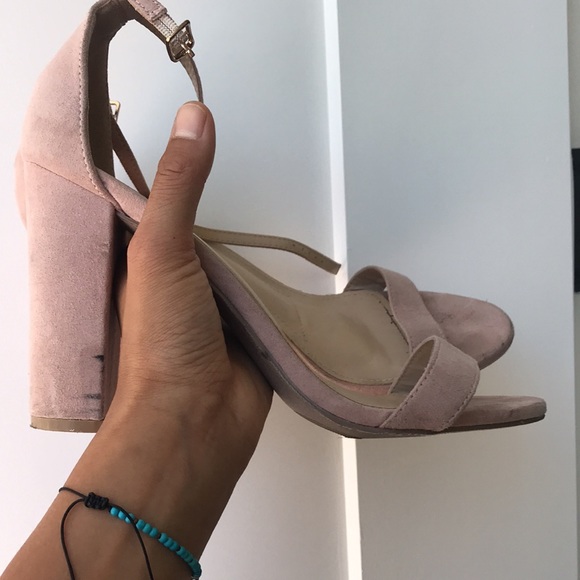 Lulu’s pink suede ankle strap block heels - Picture 2 of 4